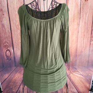 HeartSoul Elastic neck line Blouse w flared sleeves | Size M